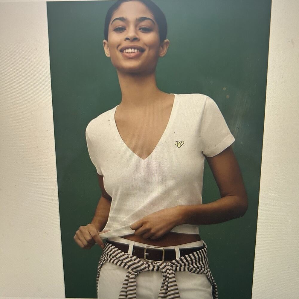Maeve‎ Anthropologie White Baby Tee Size L V-Neck Tennis Ball Heart Embroidered